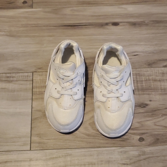 Nike Other - All white Nike Huarache